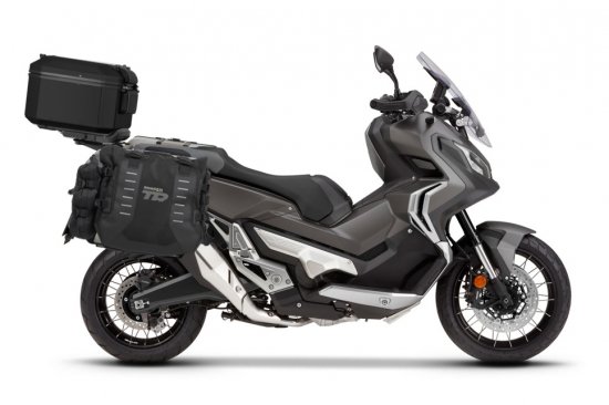 Kompletná sada bočných adventure vakov SHAD TERRA TR40 a hliníkového 55 L vrchného kufru ,vrátane montážnej sady SHAD HONDA X-ADV 750